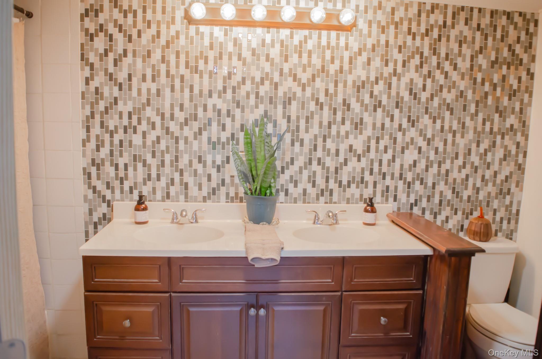 10037 9W Route, Athens, NY 12015