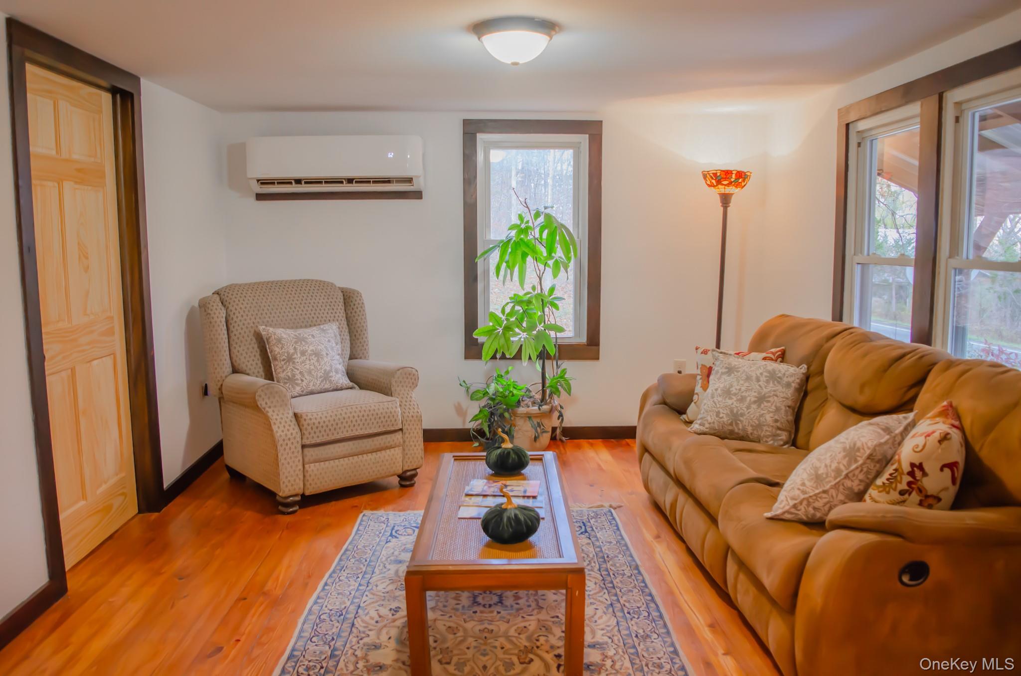 10037 9W Route, Athens, NY 12015