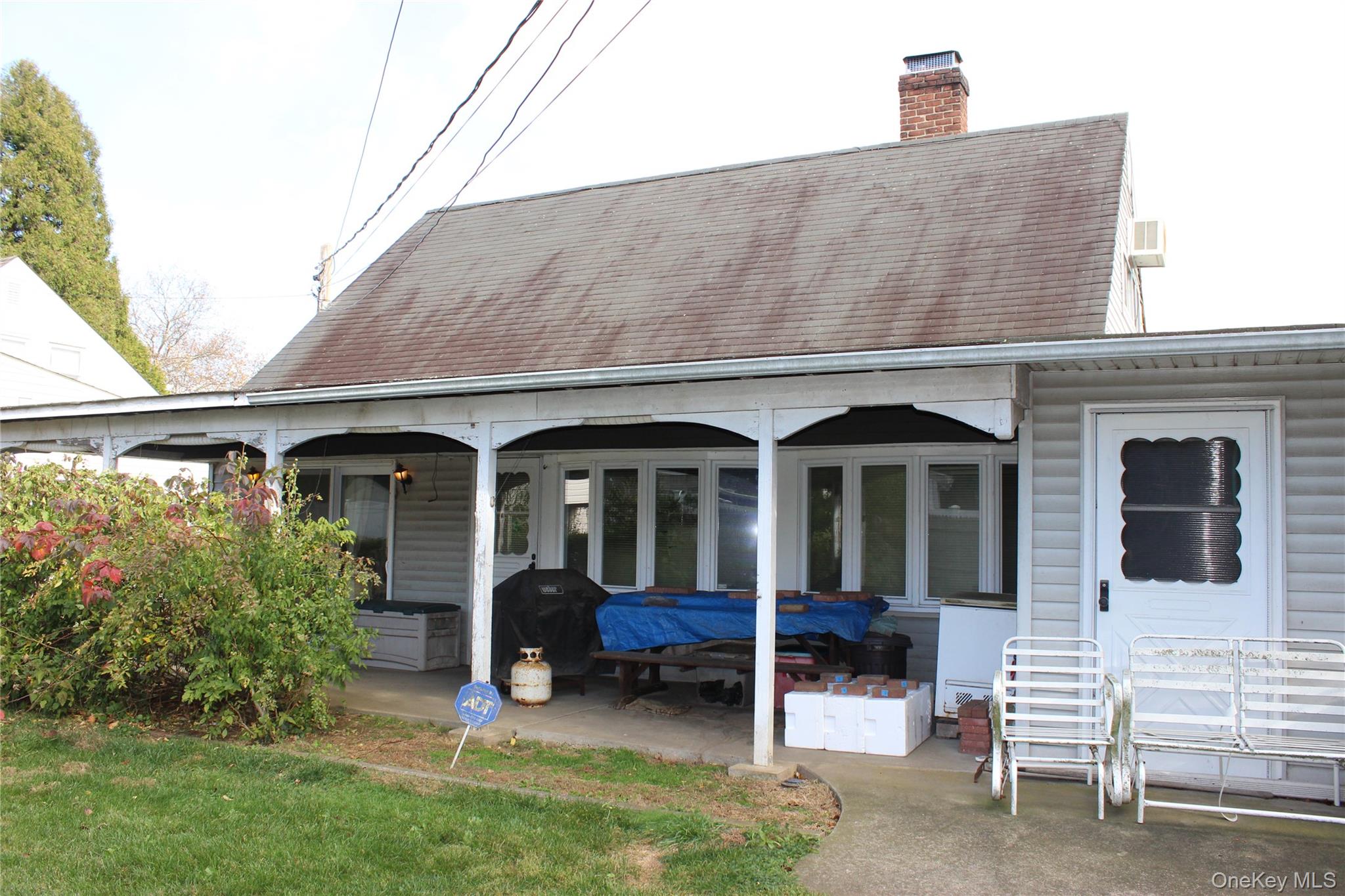 248 Twin Lane E, Wantagh, NY 11793