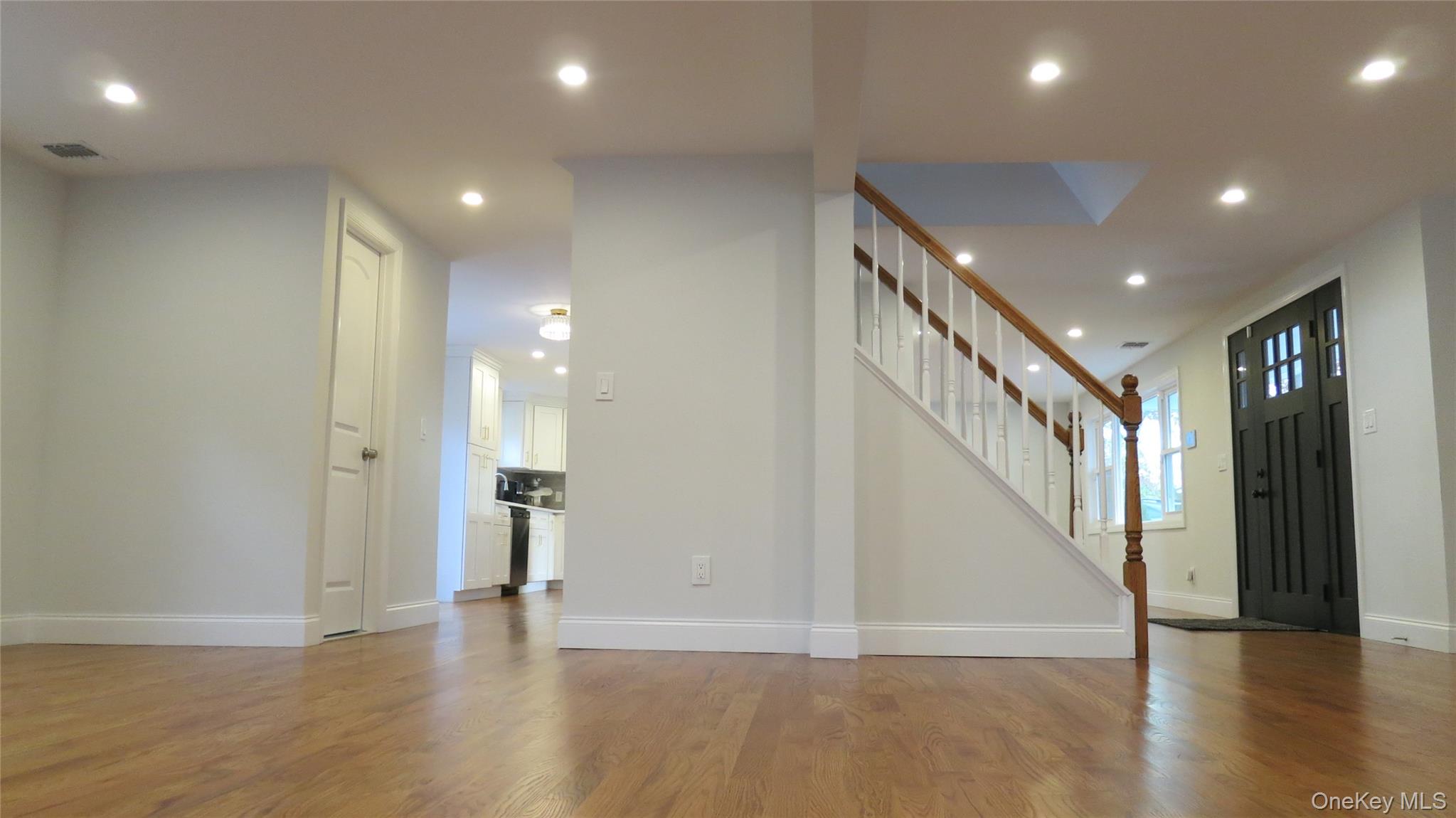 1 Eliot Drive, Lake Grove, NY 11755