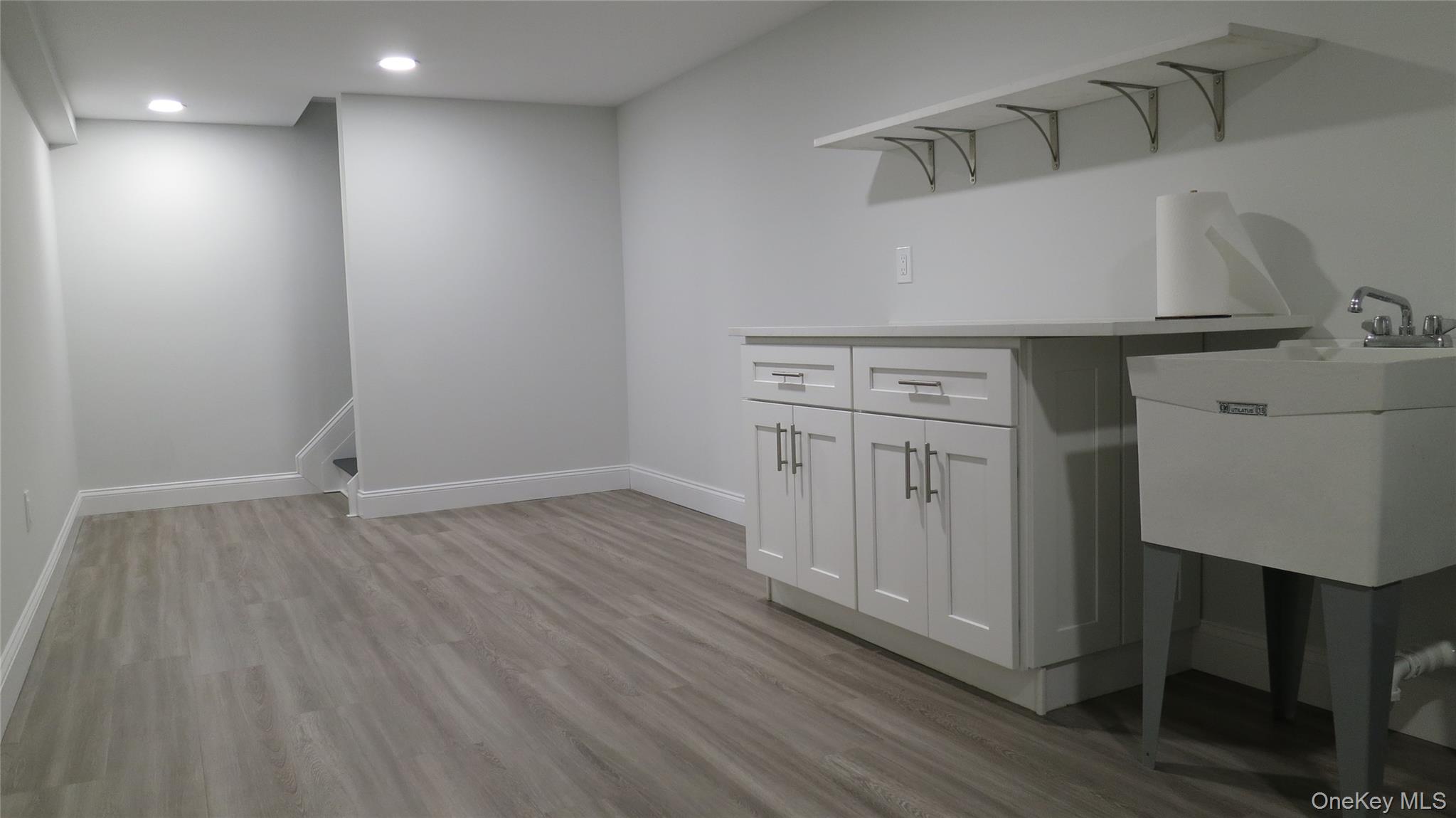 1 Eliot Drive, Lake Grove, NY 11755