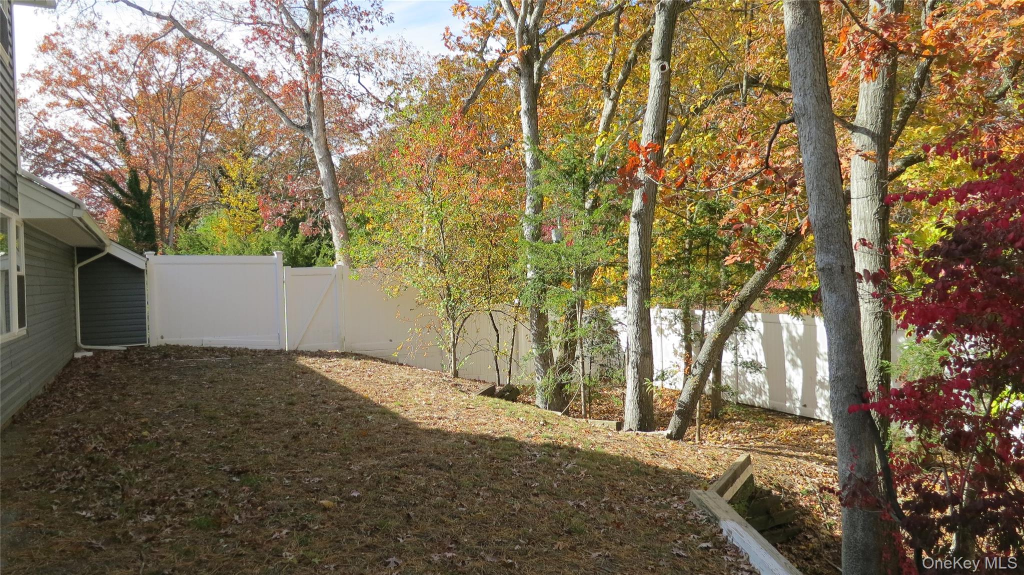 1 Eliot Drive, Lake Grove, NY 11755