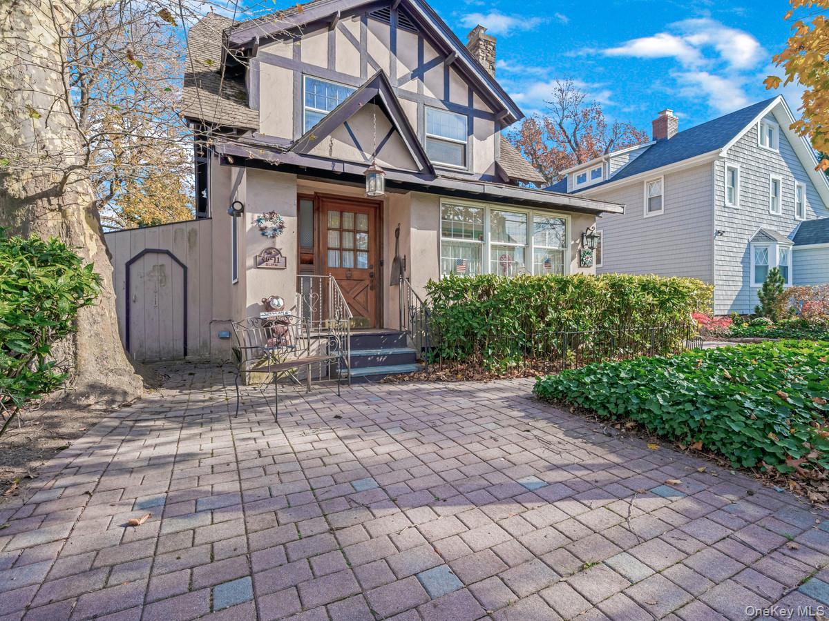 4611 245th Street, Douglaston, NY 11362