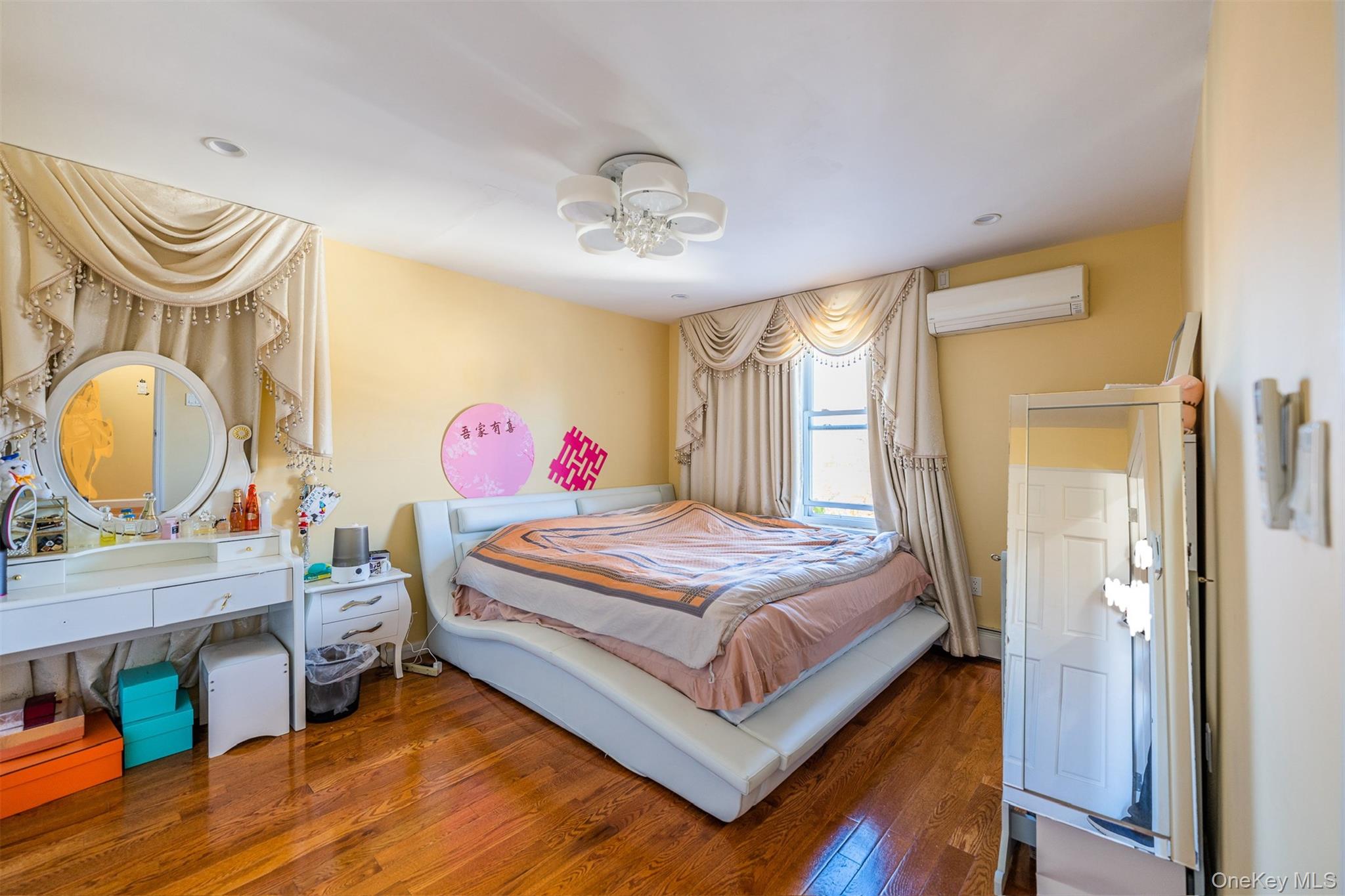 24563 61st Avenue, Little Neck, NY 11362