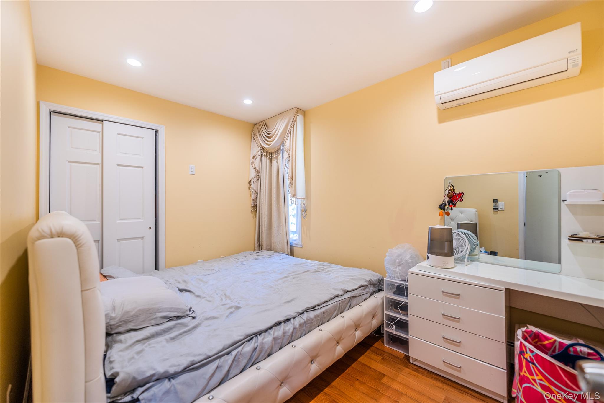 24563 61st Avenue, Little Neck, NY 11362