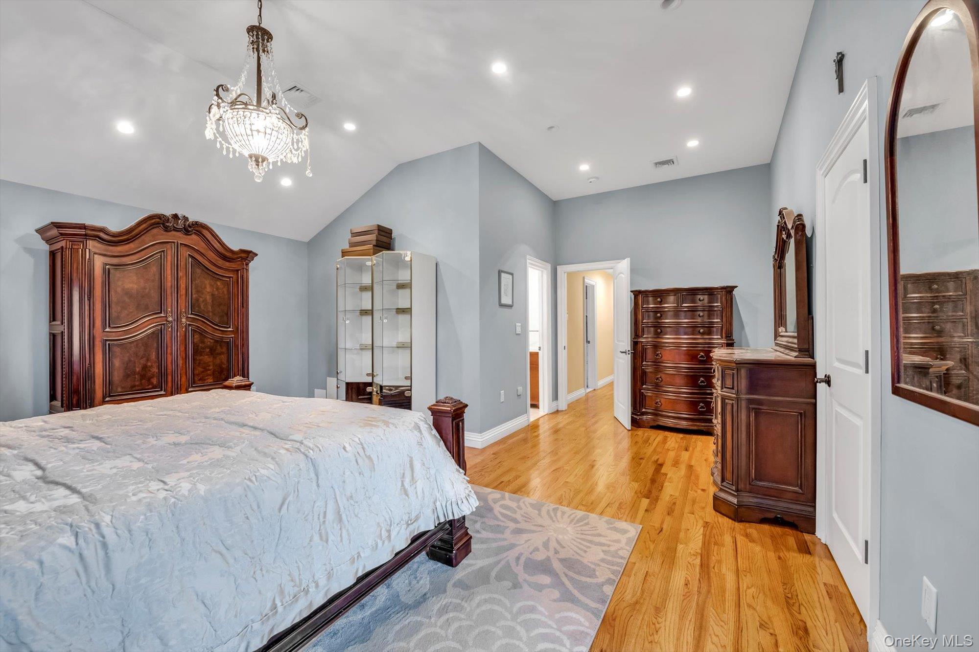 65 Reyam Road, Lynbrook, NY 11563