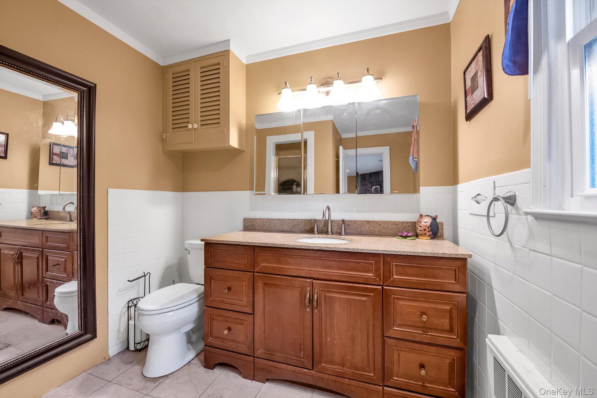 65 Reyam Road, Lynbrook, NY 11563