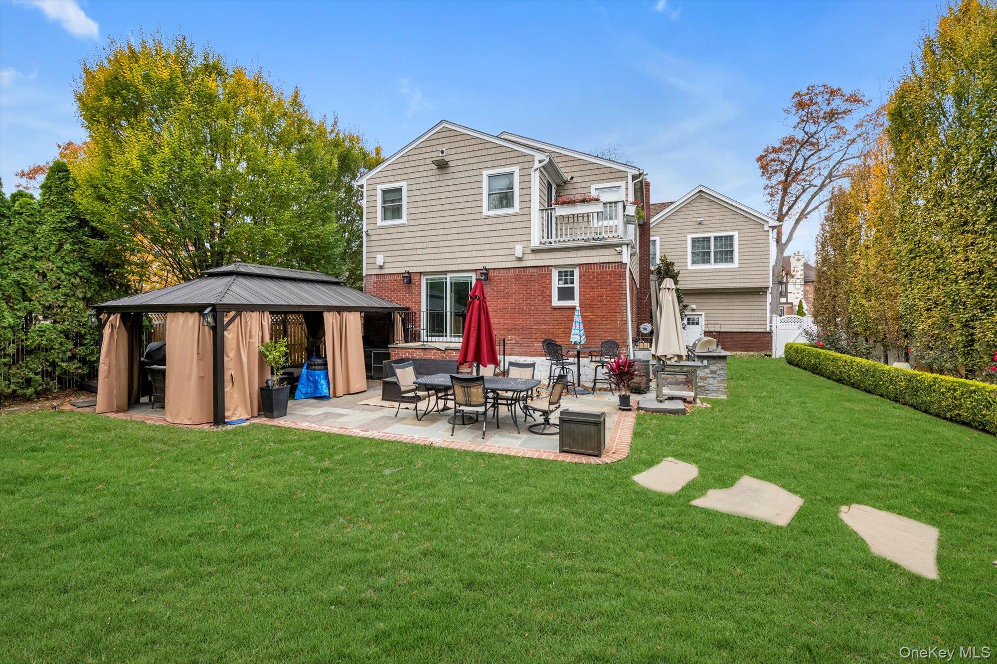 65 Reyam Road, Lynbrook, NY 11563