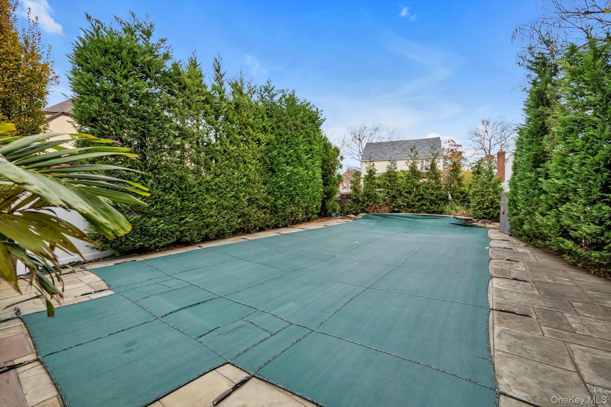 65 Reyam Road, Lynbrook, NY 11563