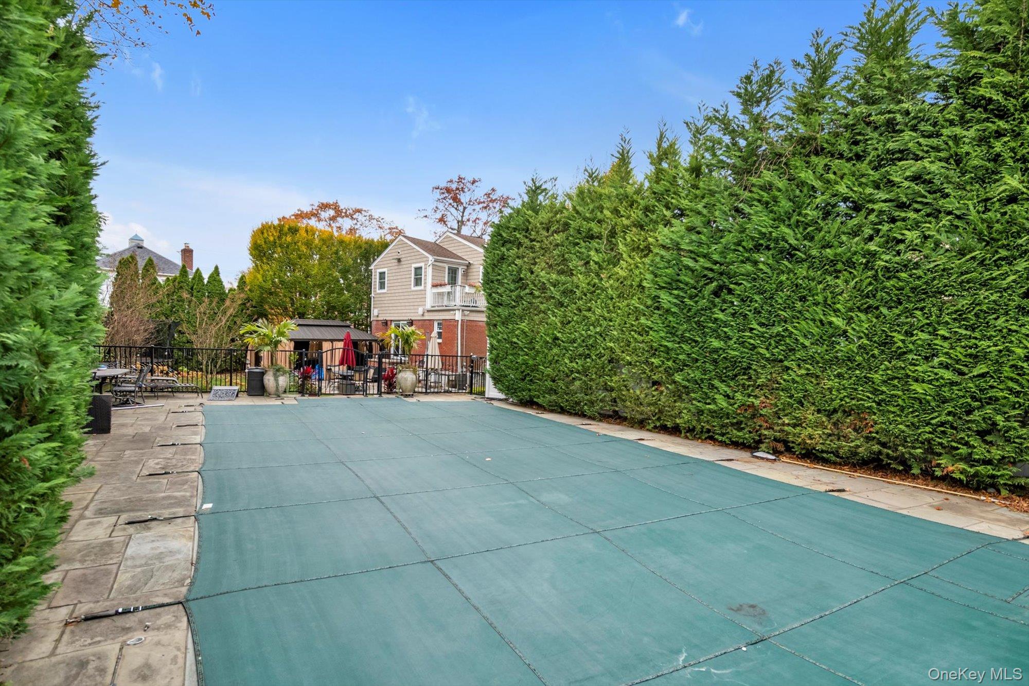 65 Reyam Road, Lynbrook, NY 11563