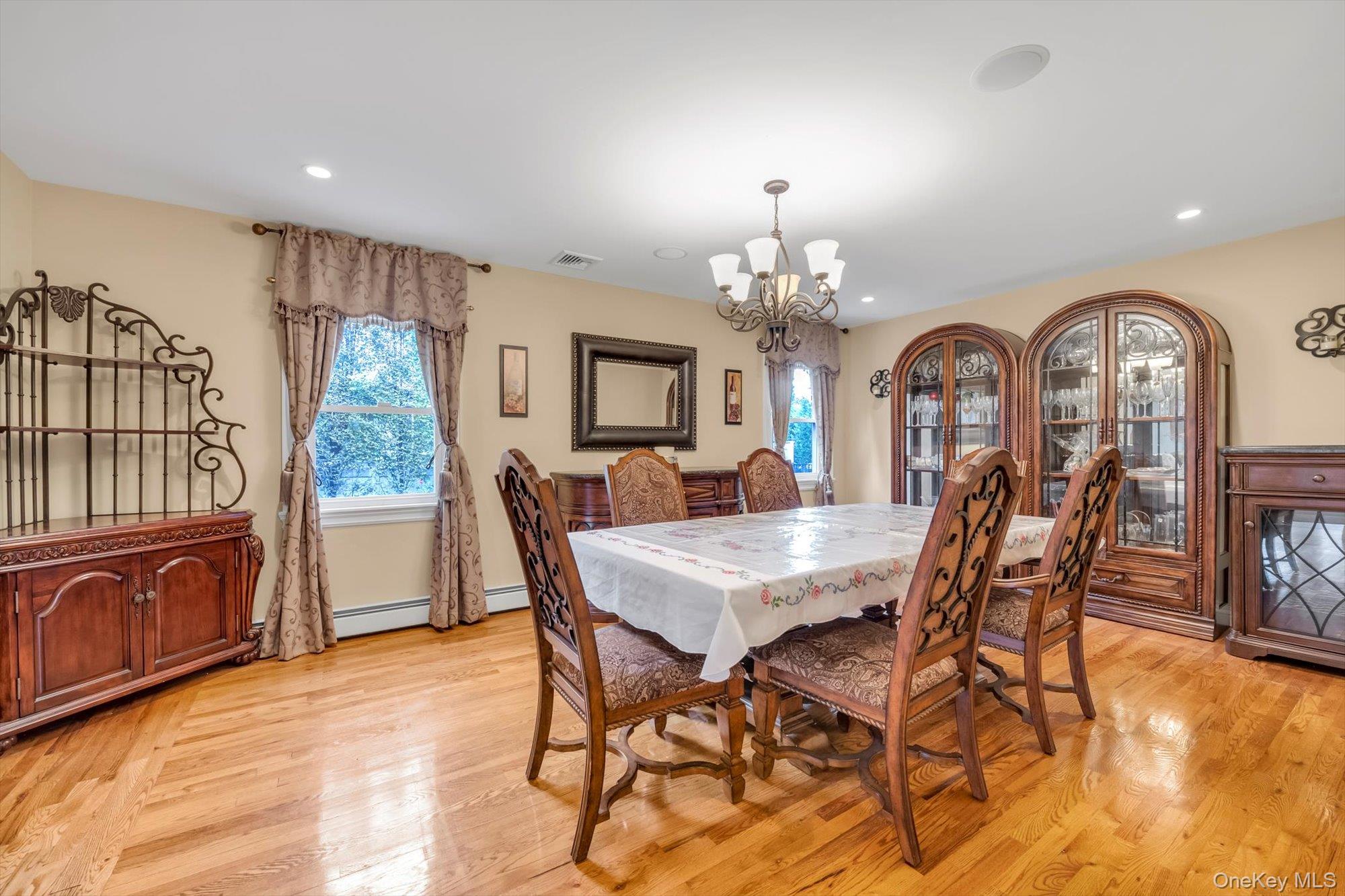 65 Reyam Road, Lynbrook, NY 11563