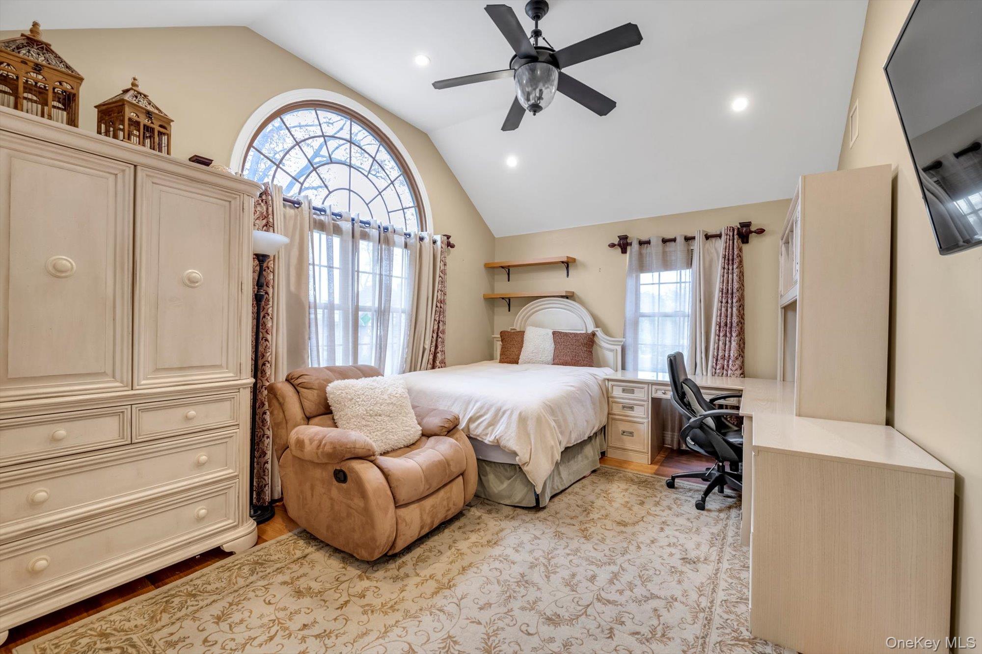 65 Reyam Road, Lynbrook, NY 11563