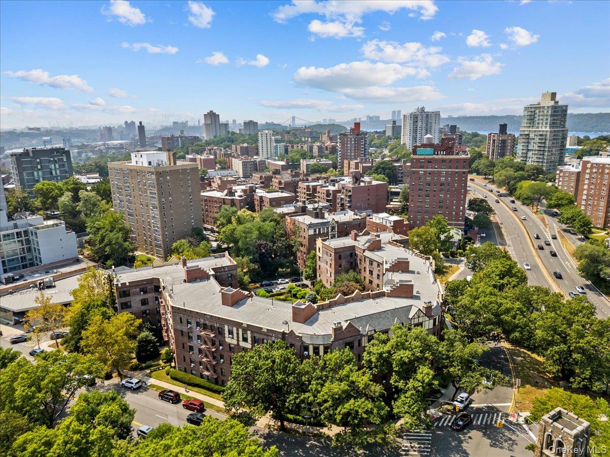 525 W 238th Street # 2B, Bronx, NY 10463