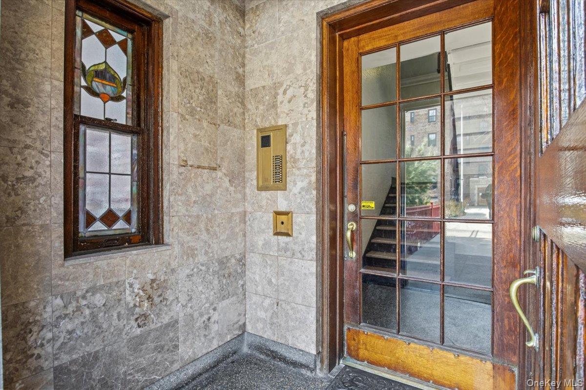 525 W 238th Street # 2B, Bronx, NY 10463