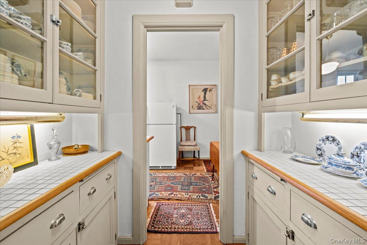 525 W 238th Street # 2B, Bronx, NY 10463