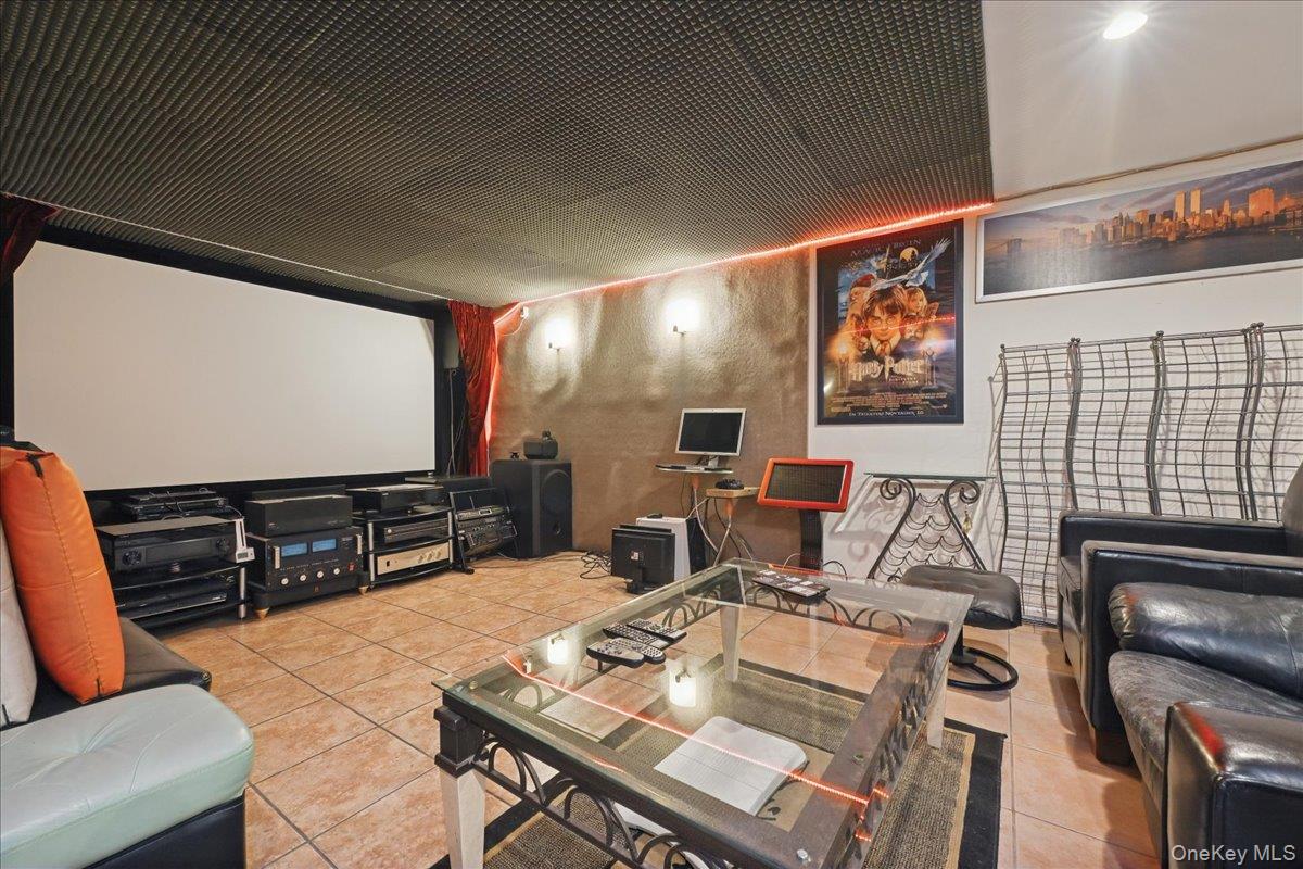 6239 Douglaston Parkway # 19, Douglaston, NY 11362