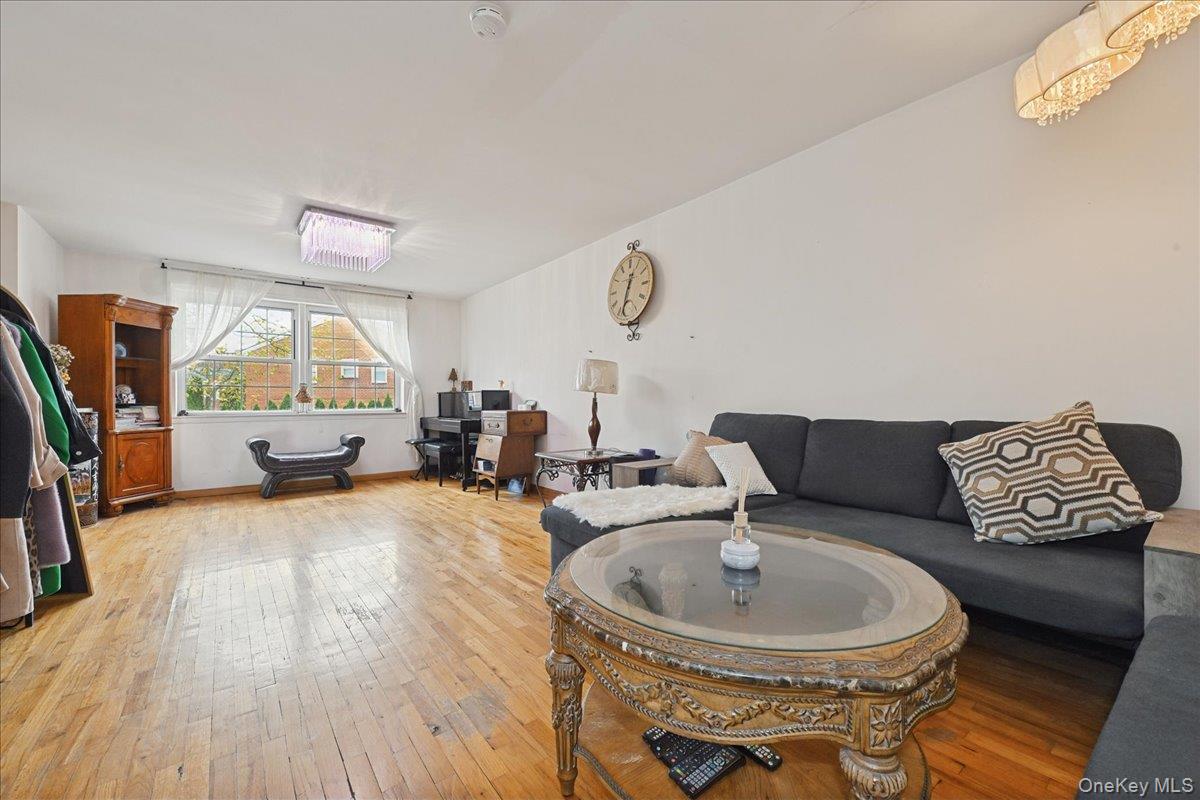 6239 Douglaston Parkway # 19, Douglaston, NY 11362