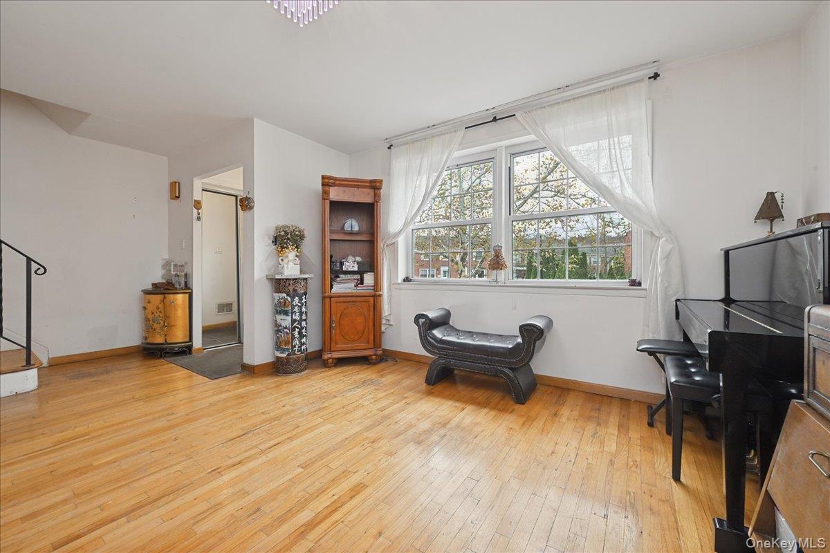 6239 Douglaston Parkway # 19, Douglaston, NY 11362