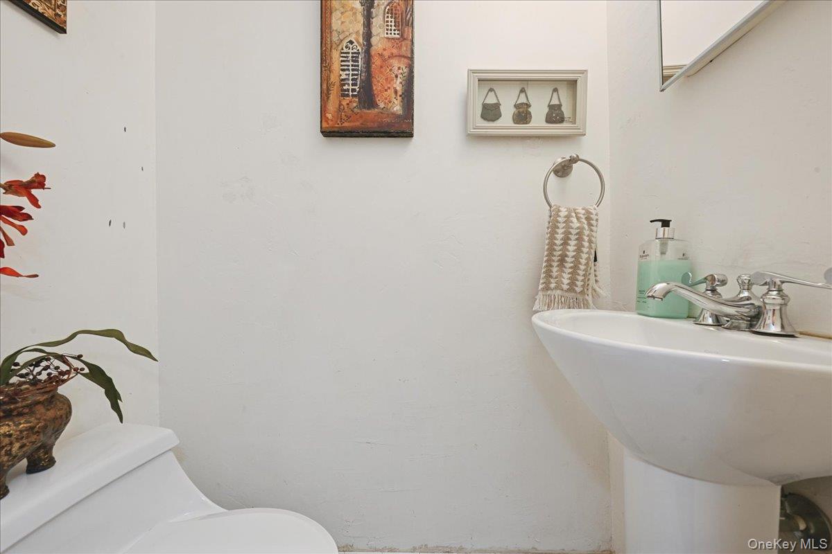 6239 Douglaston Parkway # 19, Douglaston, NY 11362