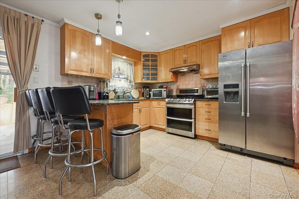 6239 Douglaston Parkway # 19, Douglaston, NY 11362