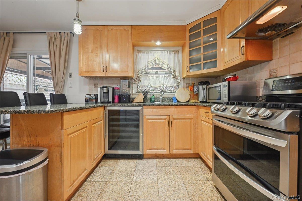 6239 Douglaston Parkway # 19, Douglaston, NY 11362