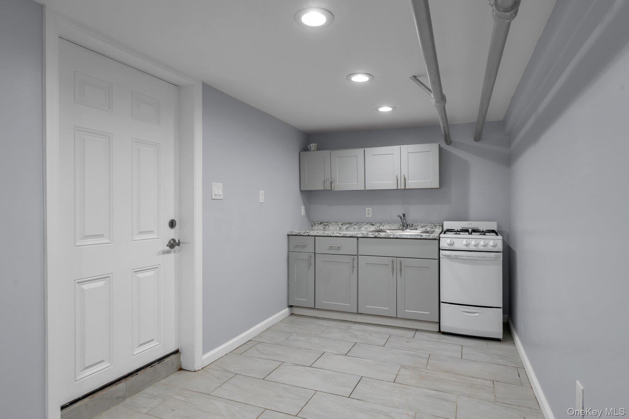 1221 Ellsworth Avenue, Bronx, NY 10465