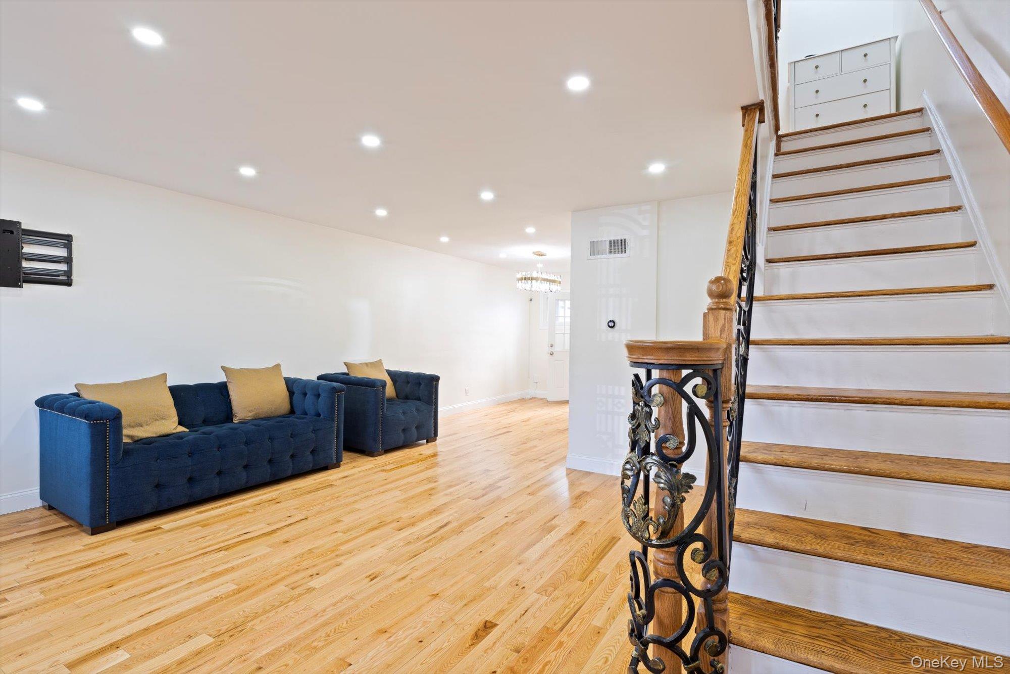 144-14 68th Avenue, Kew Garden Hills, NY 11367