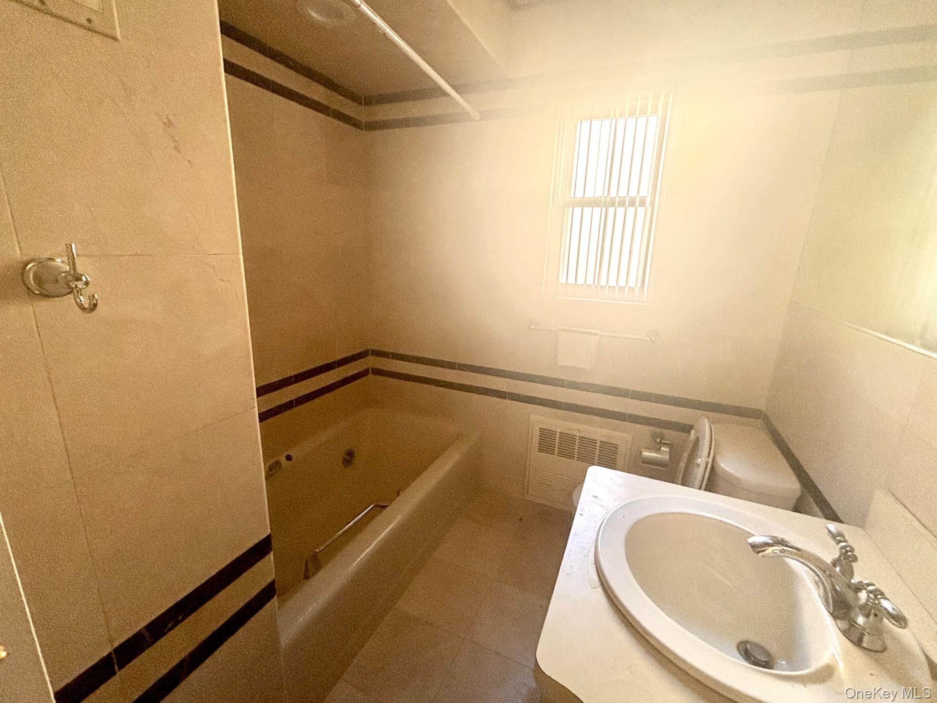 441 Atlantic Avenue # 1, East Rockaway, NY 11518