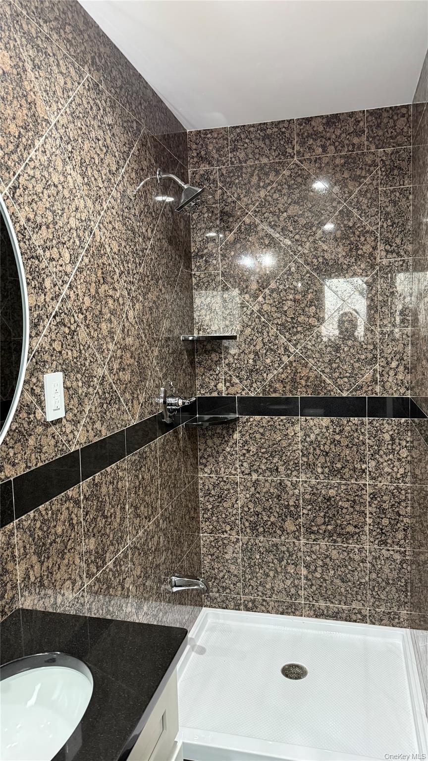 86-16 262nd Street, Floral Park, NY 11001