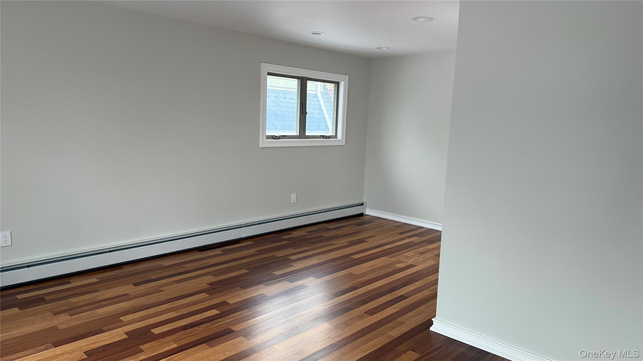 86-16 262nd Street, Floral Park, NY 11001