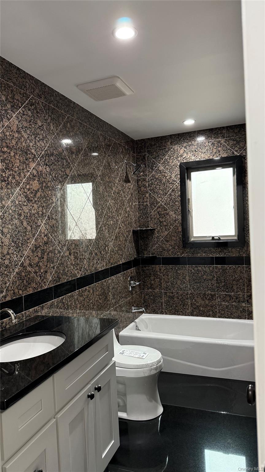 86-16 262nd Street, Floral Park, NY 11001