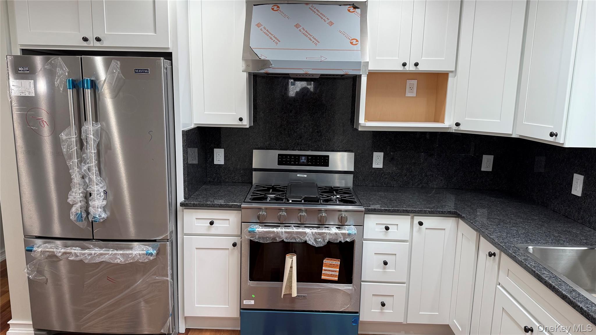 86-16 262nd Street, Floral Park, NY 11001