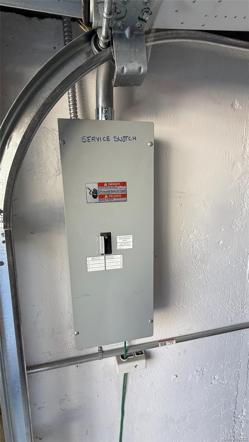 86-16 262nd Street, Floral Park, NY 11001