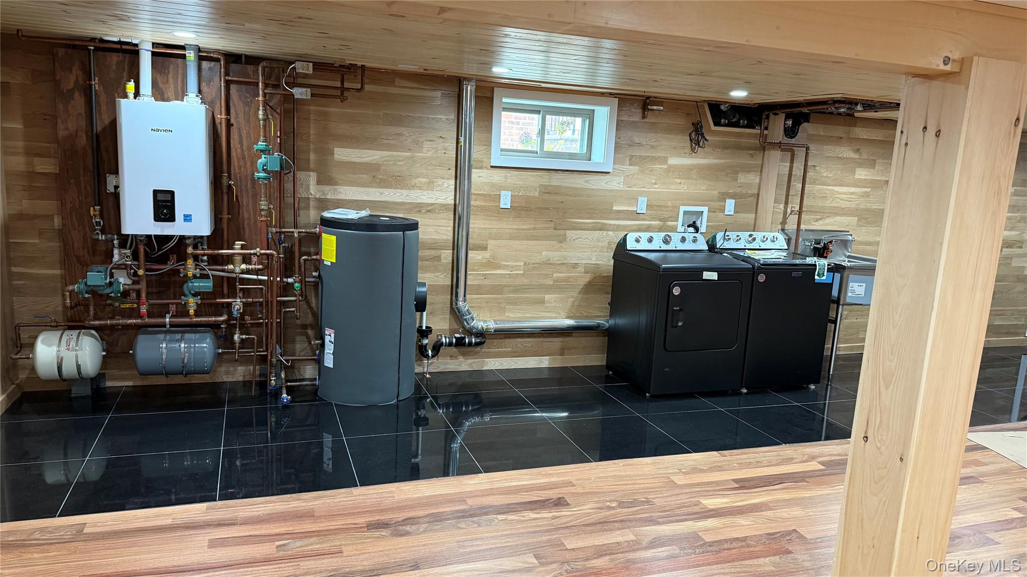 86-16 262nd Street, Floral Park, NY 11001