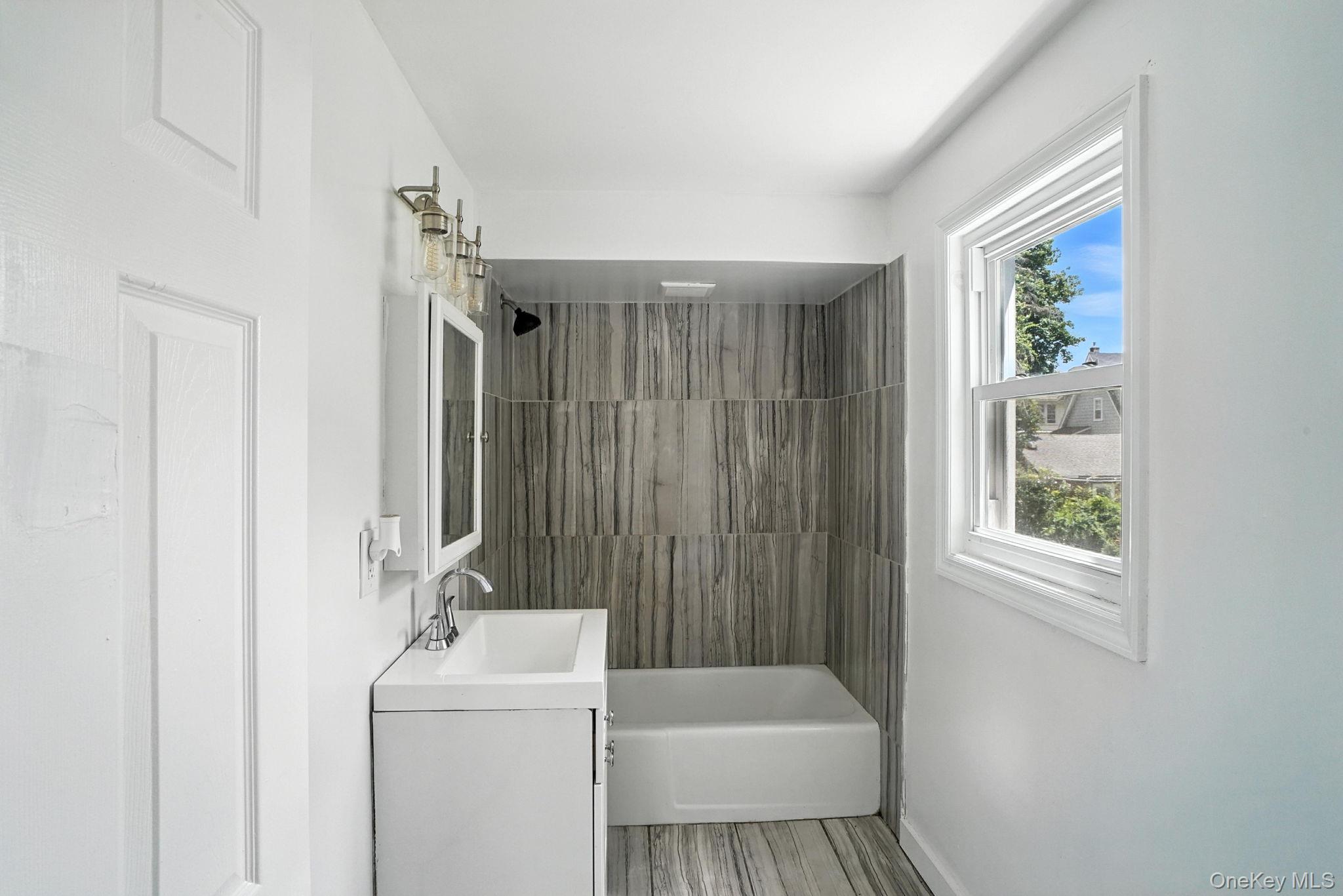 71 Commonwealth Avenue, Middletown, NY 10940