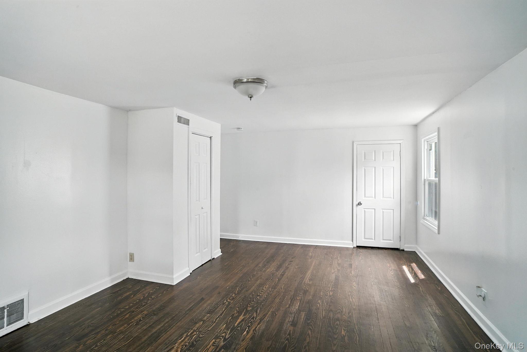 71 Commonwealth Avenue, Middletown, NY 10940