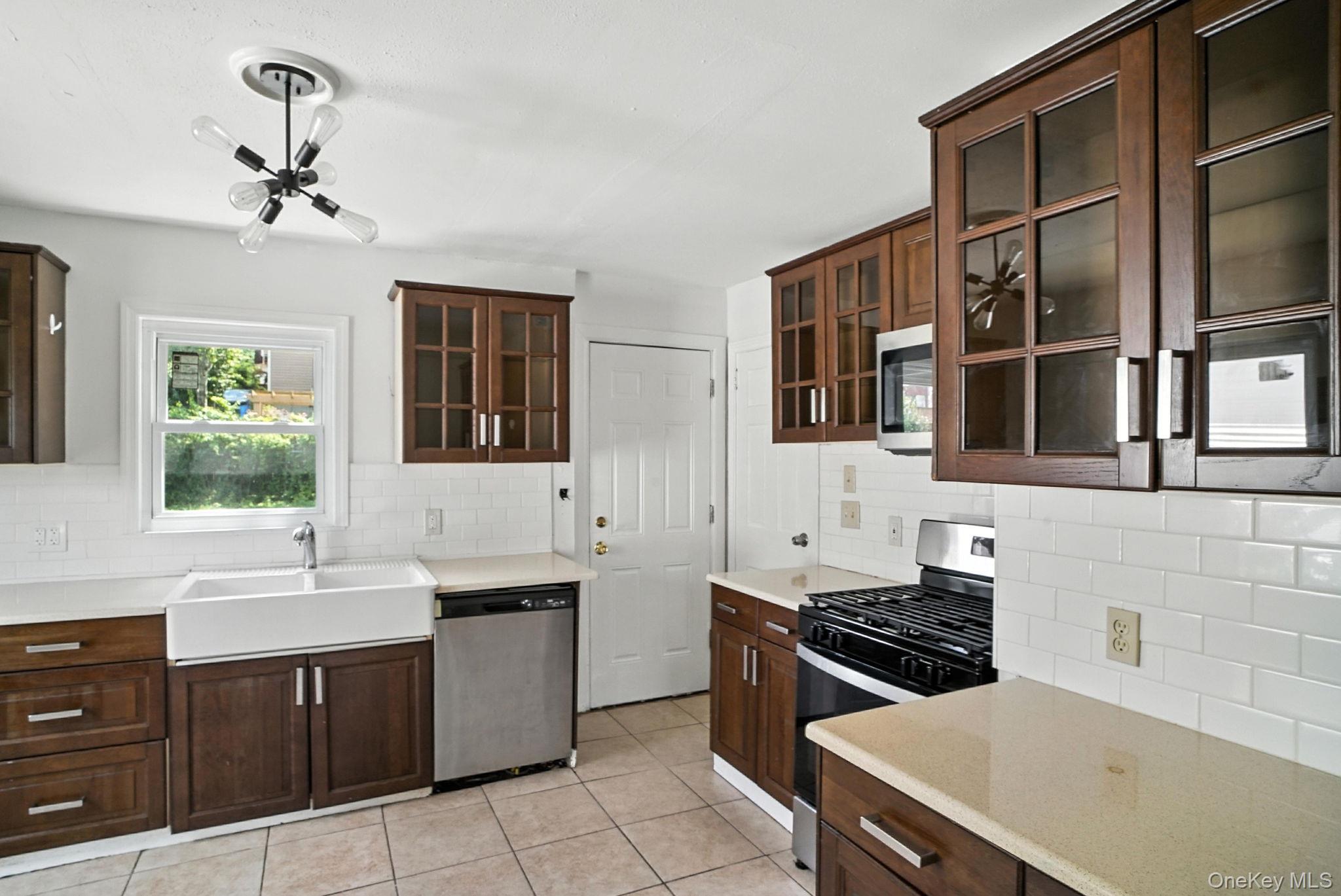 71 Commonwealth Avenue, Middletown, NY 10940