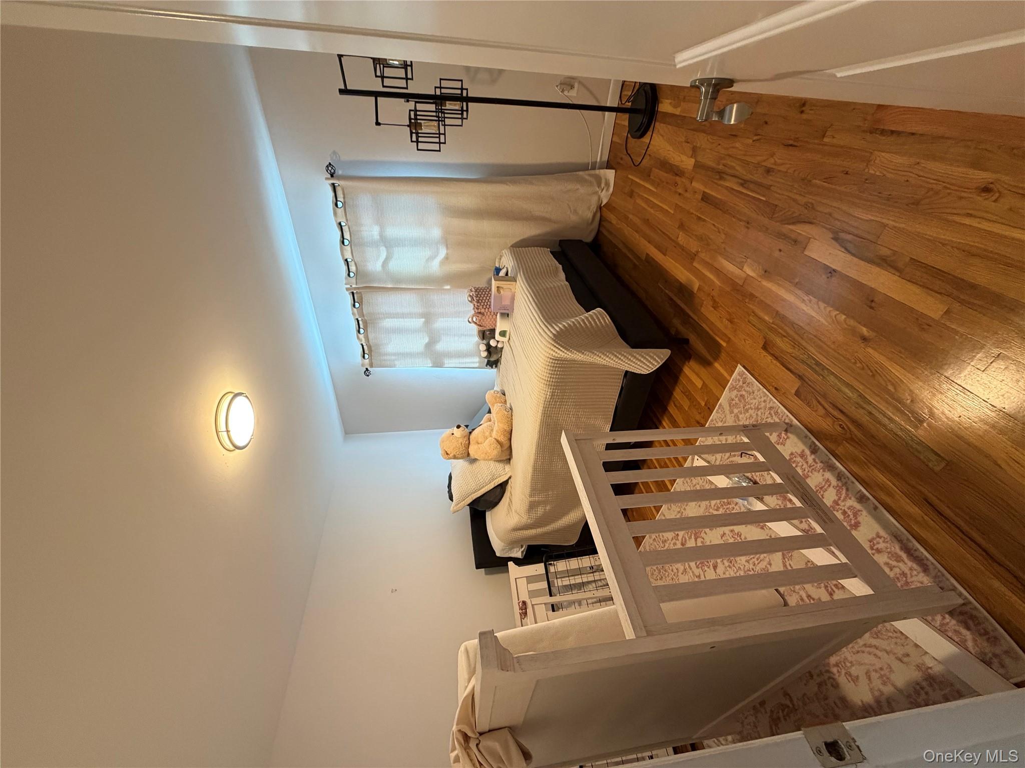 8 AKA 12 Bryn Mawr Place # 2, Yonkers, NY 10701