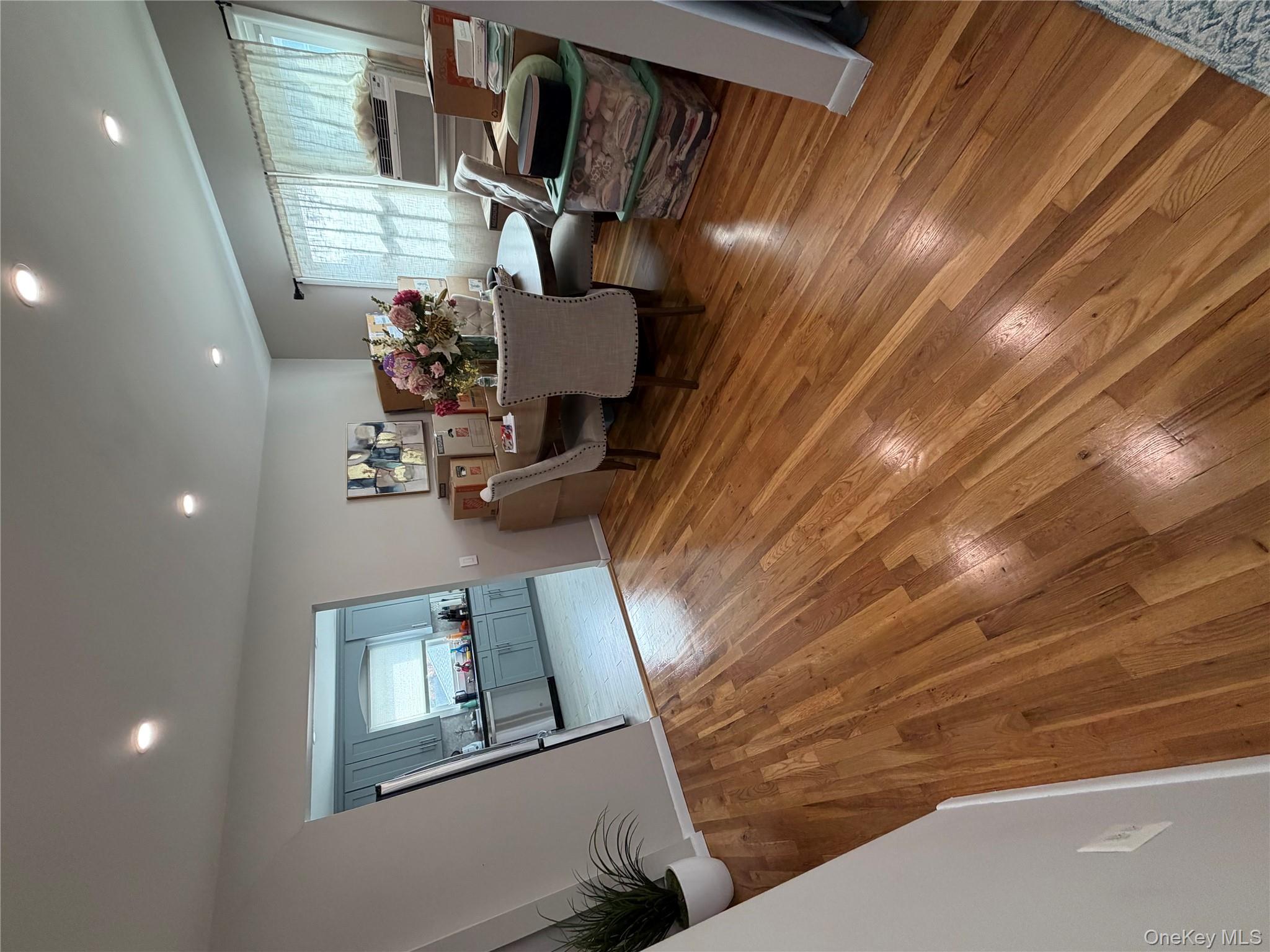 8 AKA 12 Bryn Mawr Place # 2, Yonkers, NY 10701