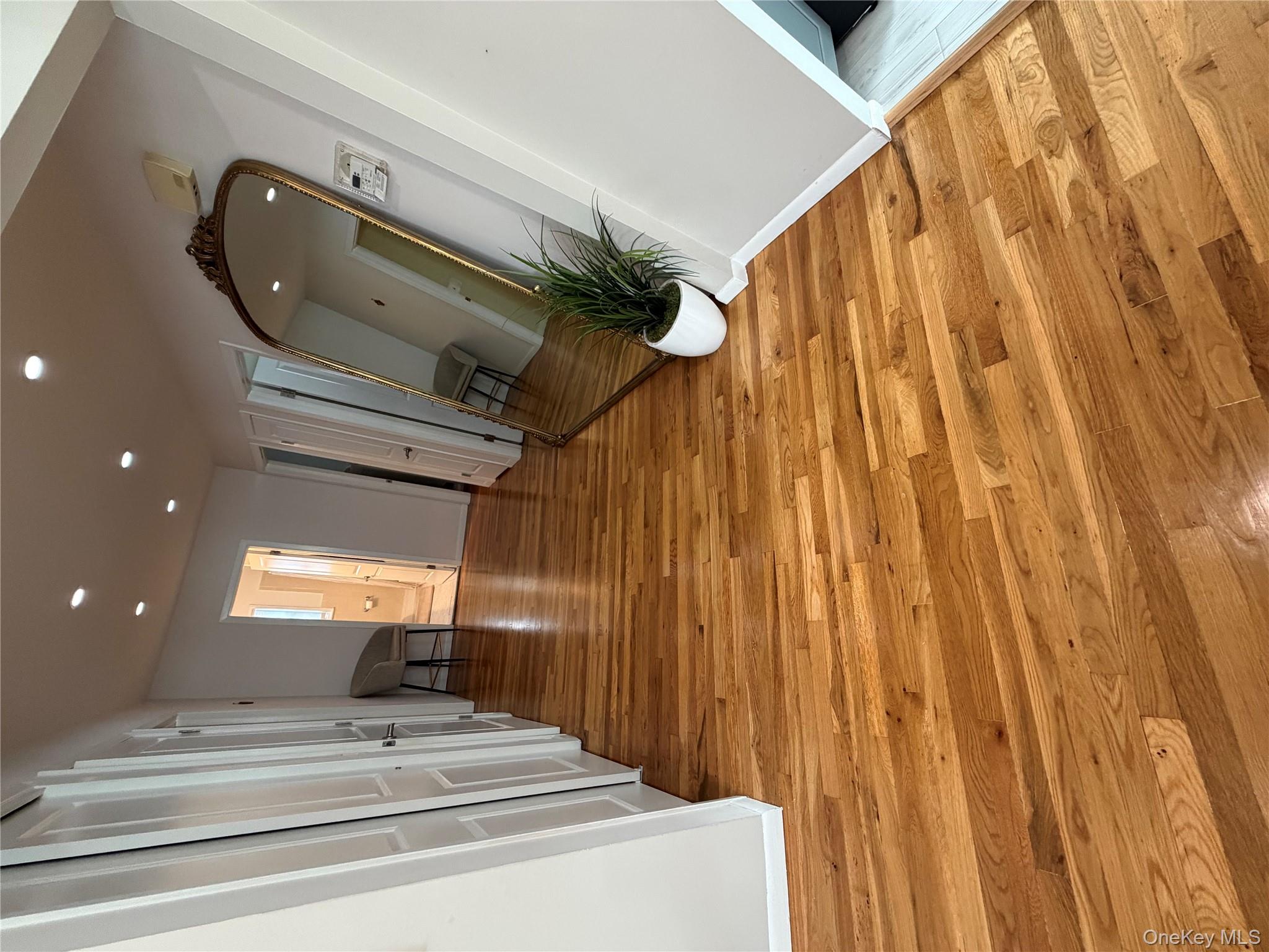 8 AKA 12 Bryn Mawr Place # 2, Yonkers, NY 10701