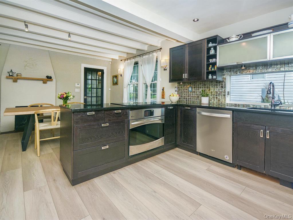 20 Oldwood Road # 1st Floor, Port Washington, NY 11050