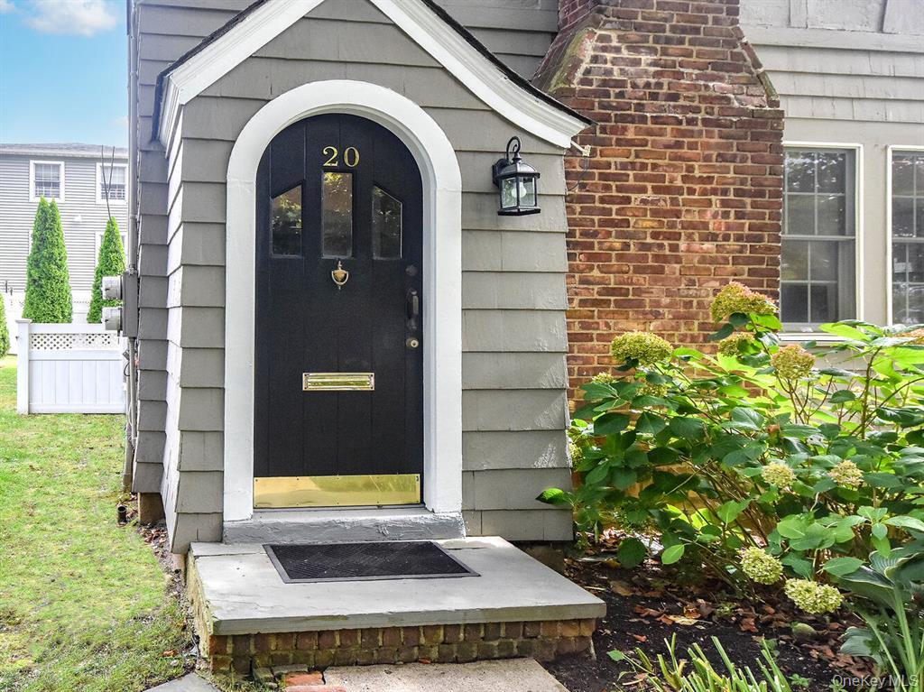 20 Oldwood Road # 1st Floor, Port Washington, NY 11050