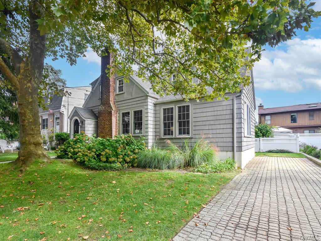 20 Oldwood Road # 1st Floor, Port Washington, NY 11050