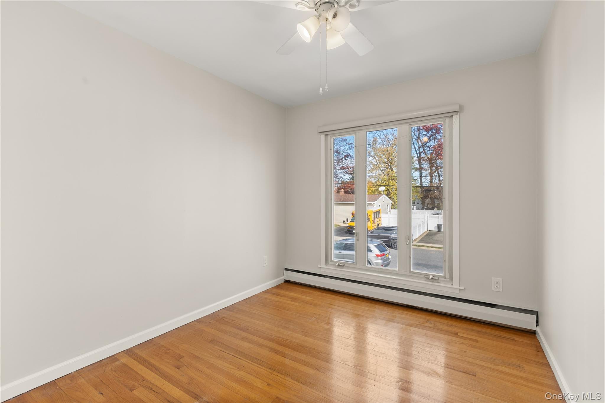 157 N Alleghany Avenue, Lindenhurst, NY 11757