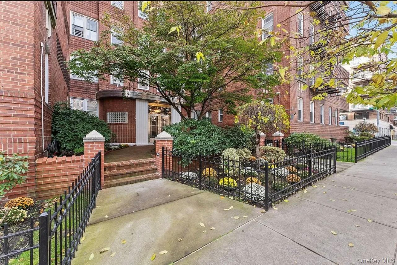 6536 Wetherole Street # 306, Rego Park, NY 11374