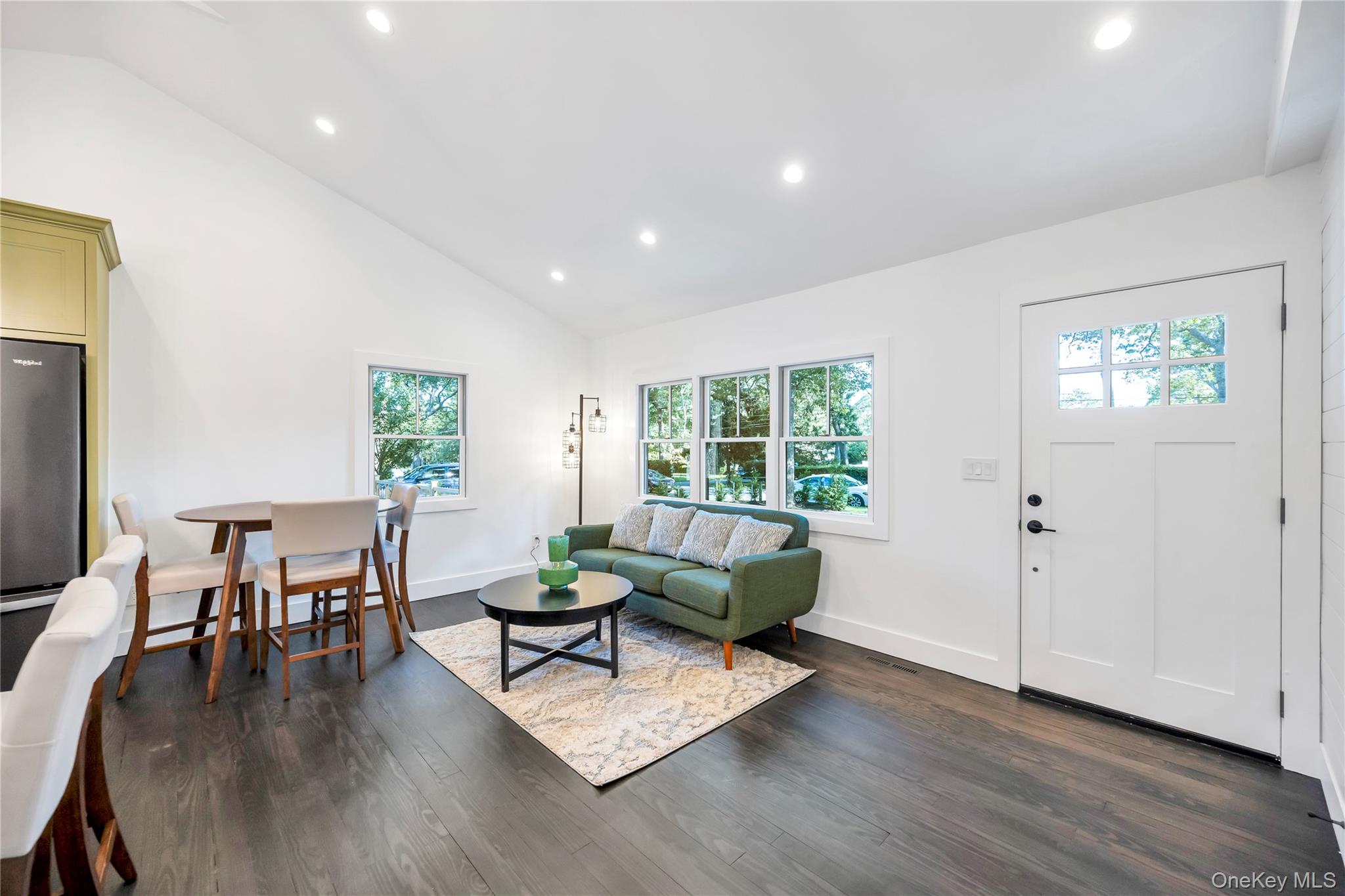 10 Shinnecock Lane, Hampton Bays, NY 11946