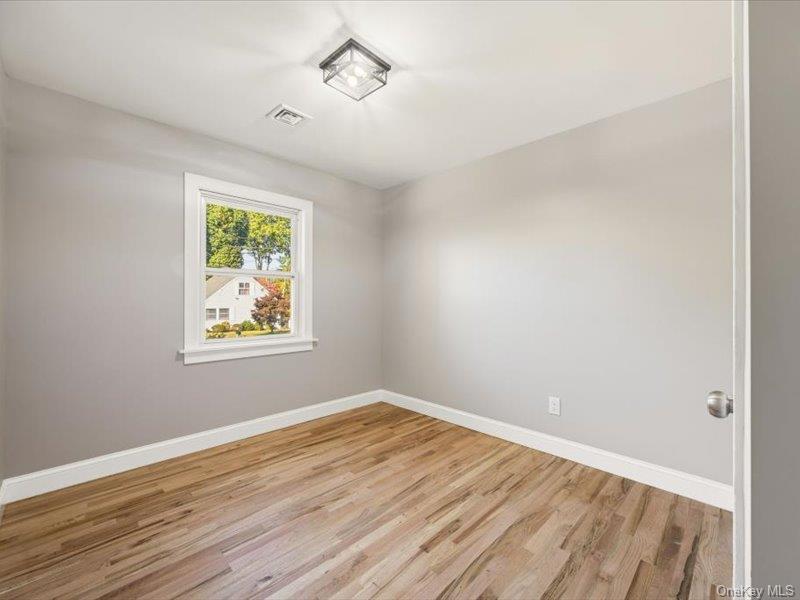 6 Winnetou Road, White Plains, NY 10603