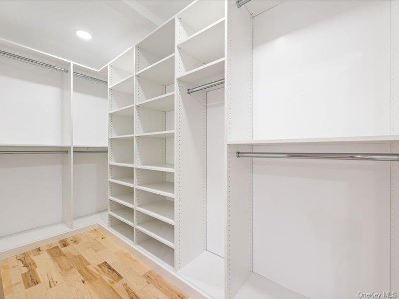 6 Winnetou Road, White Plains, NY 10603