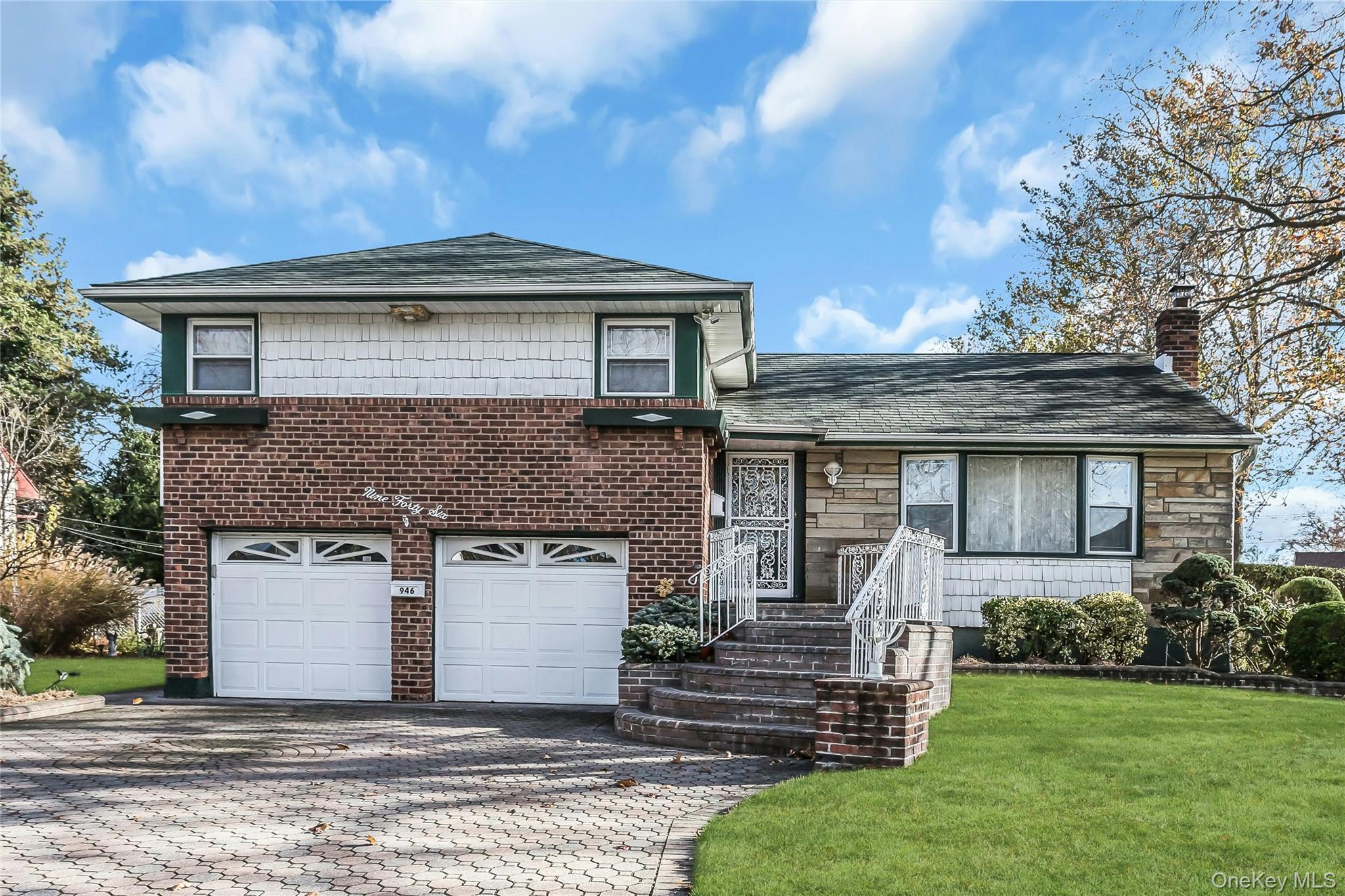 946 Bard Road, Westbury, NY 11590