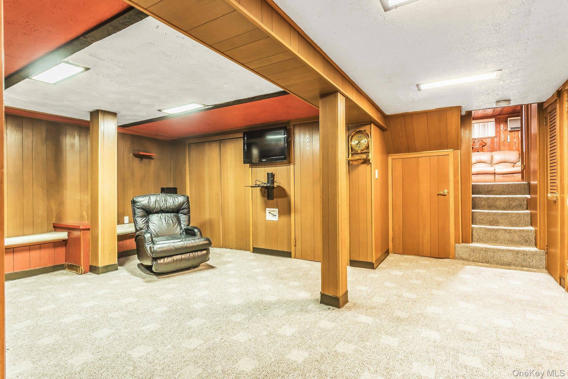 946 Bard Road, Westbury, NY 11590